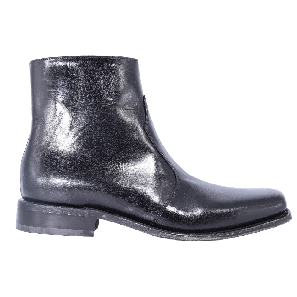 Discover the Men's Crockett & Jones Square-Toe Formal Boot in Black, featuring an inside zip, plain vamp, leather uppers, and leather soles. Perfect for a sophisticated look. Shop in-store at the Durban branch or online - we offer a courier service, delivered to you.