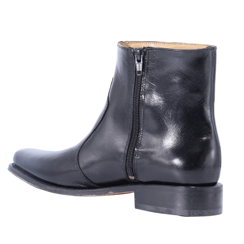 Discover the Men's Crockett & Jones Square-Toe Formal Boot in Black, featuring an inside zip, plain vamp, leather uppers, and leather soles. Perfect for a sophisticated look. Shop in-store at the Durban branch or online - we offer a courier service, delivered to you.