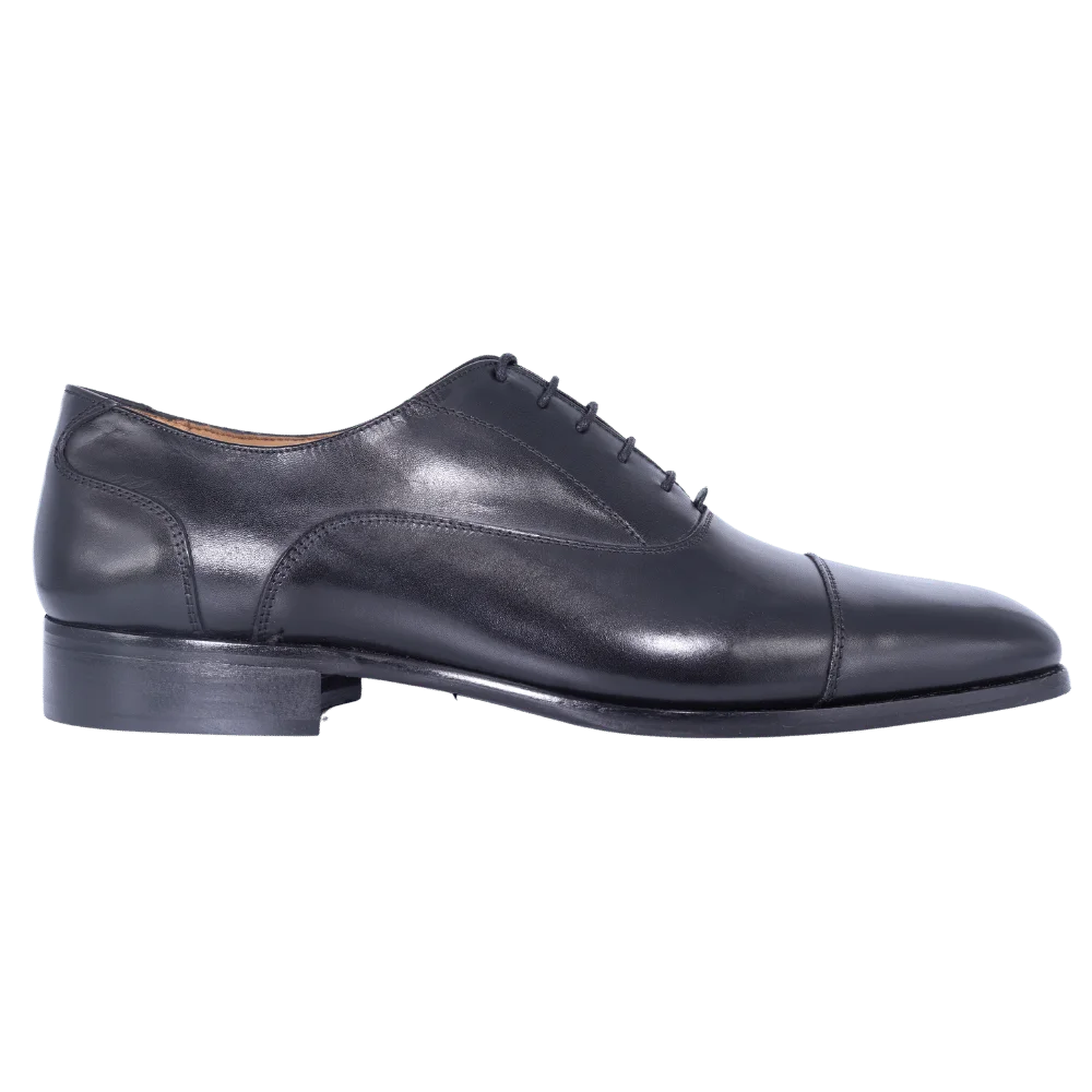 Men's Aliverti Formal Oxford Formal or Dress Shoe in Black (2505) is available in-store, 337 Monty Naicker Street, Durban CBD or online at Omar's Tailors & Outfitters online store.   A men's fashion curation for South African men - established in 1911.