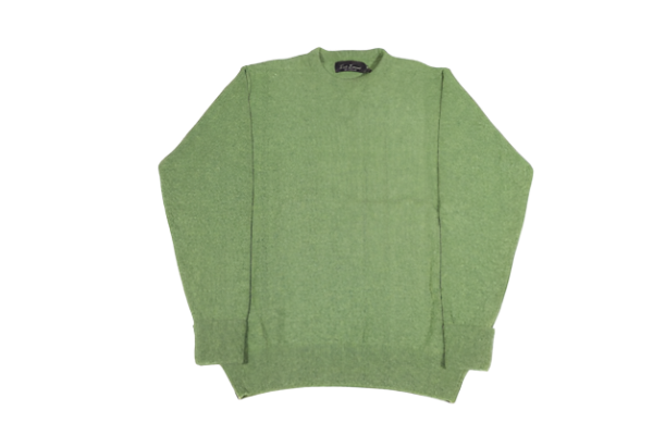 Stay warm and stylish with the Loch Lomond 100% lambswool long-sleeve jersey in Green (3696). Made from premium lambswool, this jersey offers both comfort and durability. Perfect for chilly days and evenings, it's a versatile addition to any wardrobe. Shop in-store at 337 Monty Naicker Street, Durban or online at www.omarstailors.com